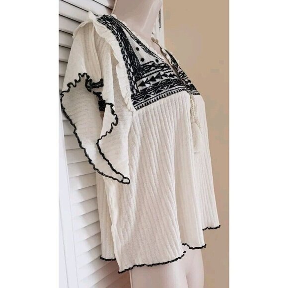 NEW FREE PEOPLE SARAFINA IVORY COMBO EMBROIDERED TASSEL TOP SZ MEDIUM - Picture 4 of 10